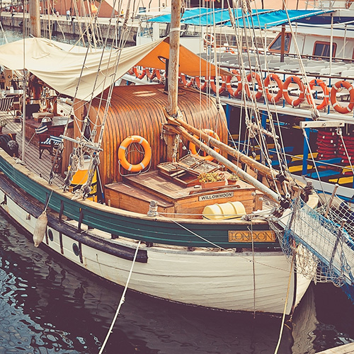 无后台驻留的催收短信电话轰炸机